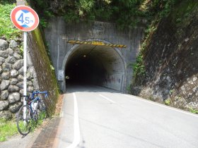 志賀坂トンネル