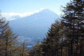 新道峠から富士山を望む