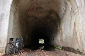 水浸しのトンネル